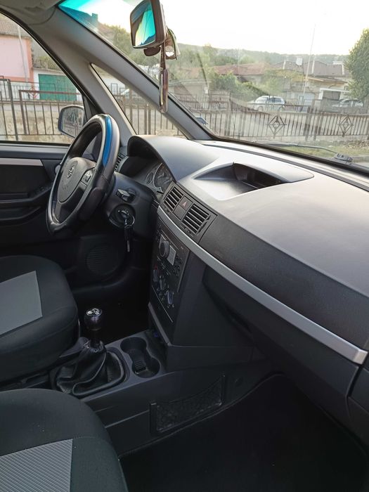 Продавам Опел Мерива 1.6 100 к.с. Z16XE