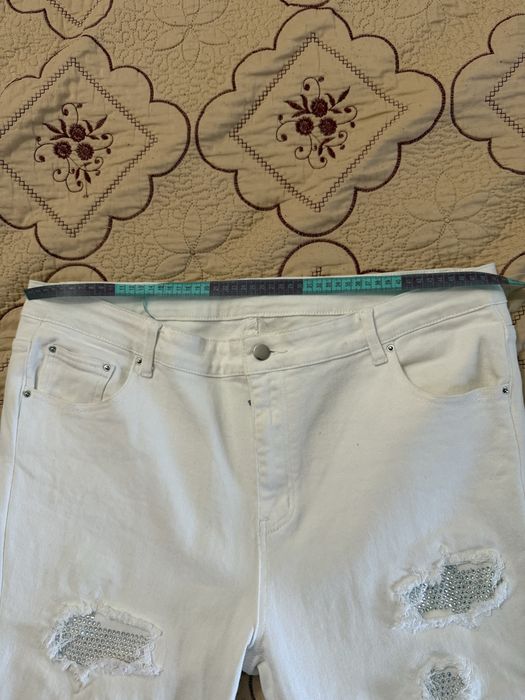 Blugi albi slim fit cu talie de 49