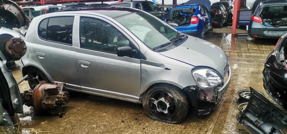 Тойота Ярис 2003г.