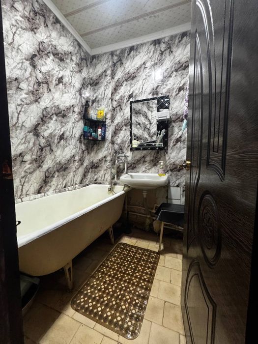 Продается квартира 2 комнатная 8 мкр чинара 4 этаж новая планировка