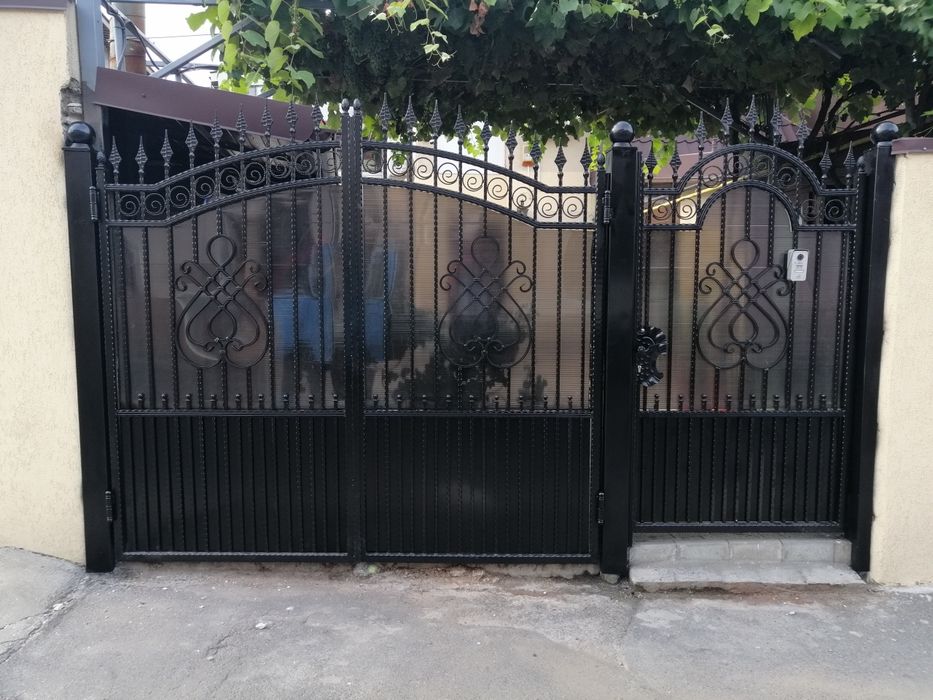 Confecții porți și panouri gard , scări exterioare.