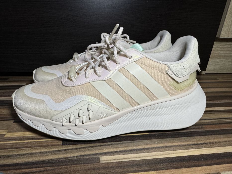 Pantofi Adidas noi 37 1/2