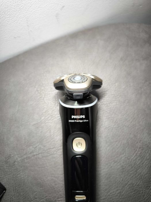 Aparat electric de barbierit PHILIPS i9000 Prestige Ultra XP9400/31, tehnologie SkinIQ Pro