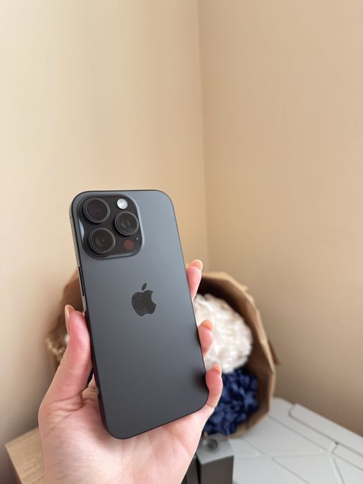 Vând urgent Iphone 16 pro, garanție valabilă