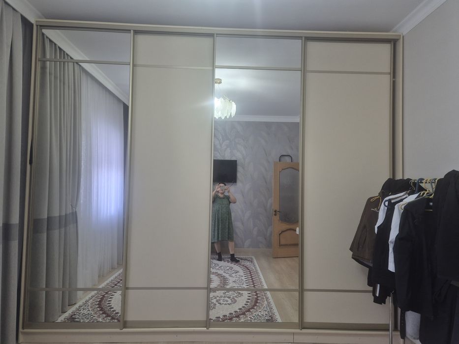 Продается б/ у  шкаф в хорошем состоянии.