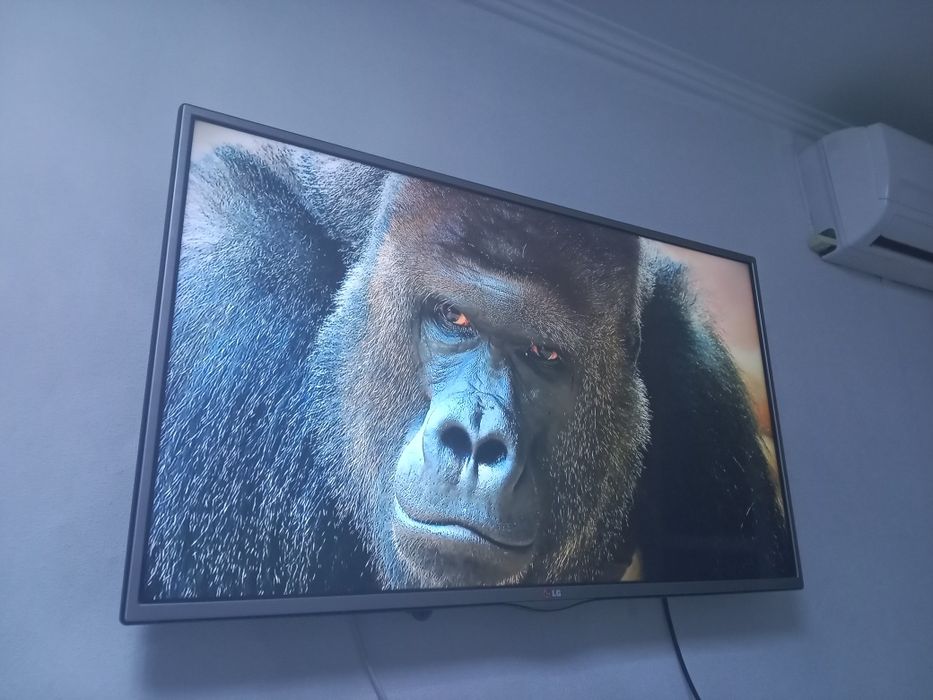 LG-82см.3D Smart WIFI T2