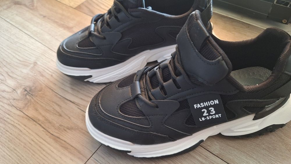 Маратонки тип сникърси