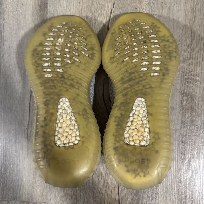 Adidas Yeezy 350 v2 Taillight