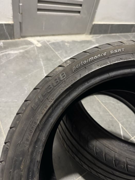 Продам шины 245/40/18