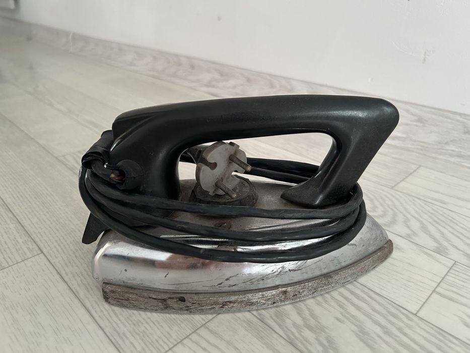 Советский ретро утюг