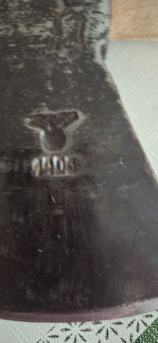 Вермахта брадва и ножка