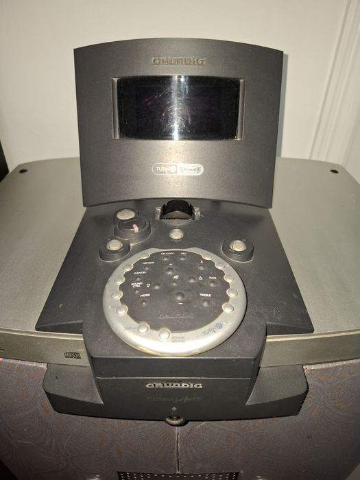 Grundig Perforhing Arts sistem audio