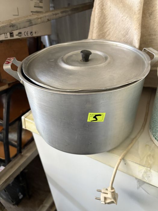 Продам баки, кастрюли