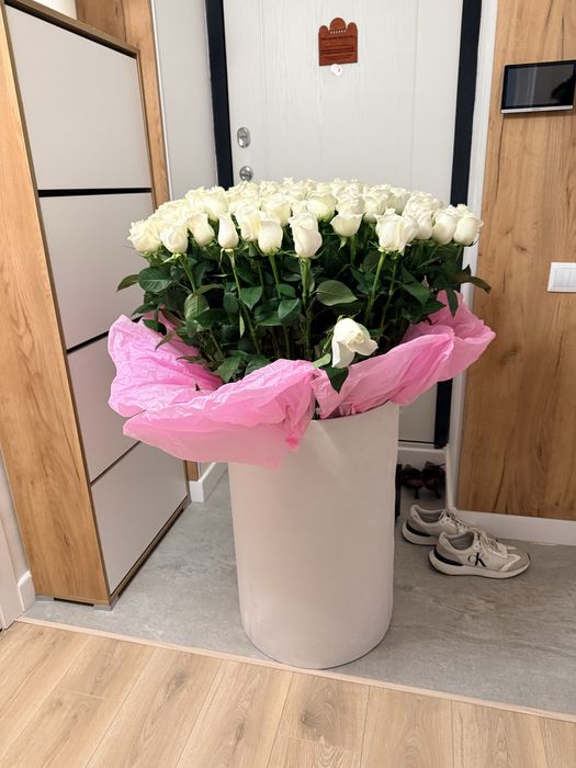 121 роза за 80 тыс 1 метровые