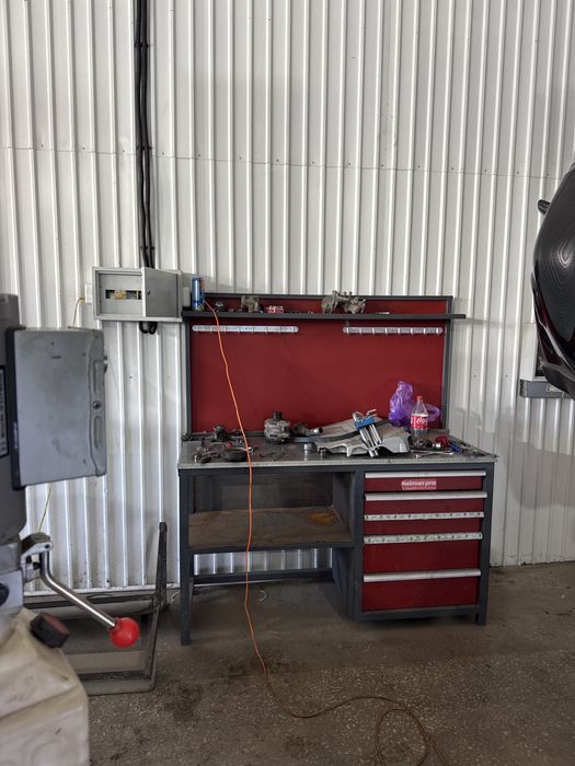 Верстак слесарный