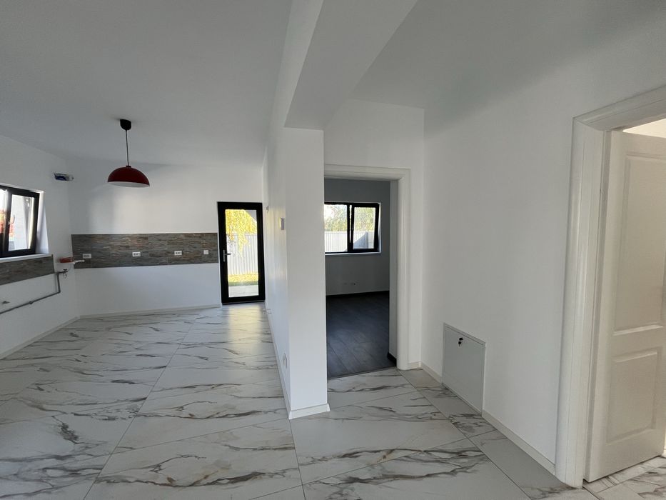 Vand casa nouă în Sânmihaiu Roman