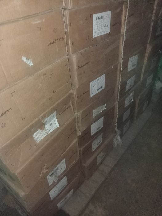 Akfa Termo Rezinka sotiladi srochna.