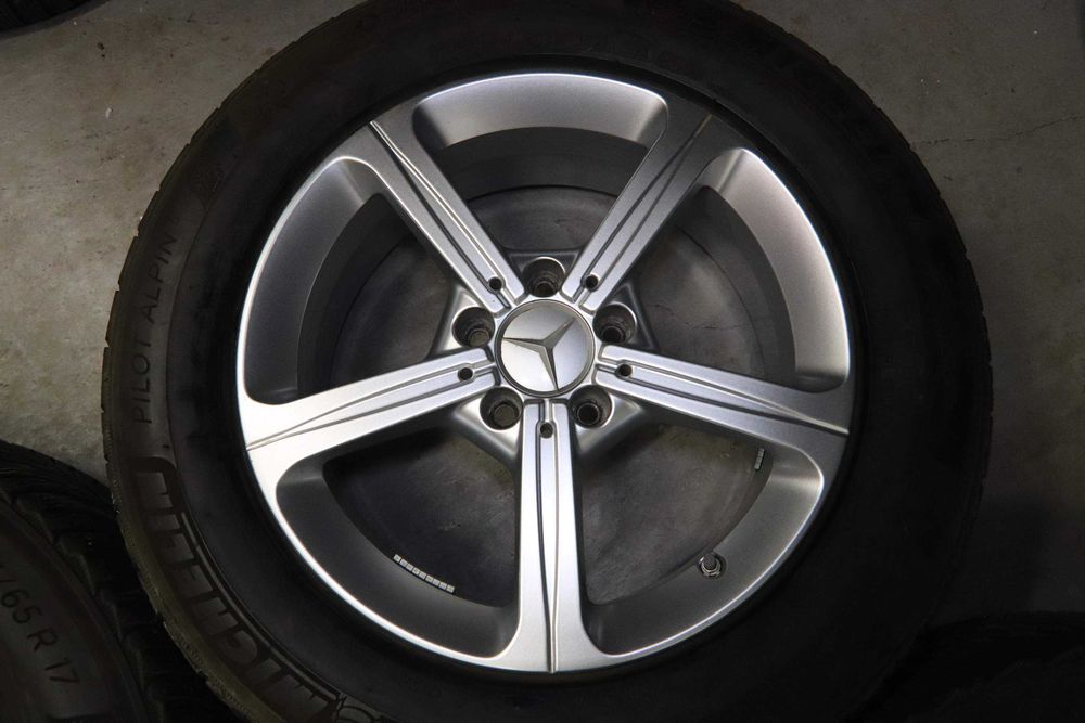 Jante originale Mercedes GLA GLB 17 inch 215 65 17 iarna Michelin