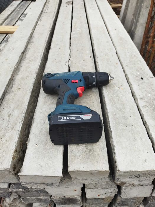 Vînd filetanta bosch cu percuție.