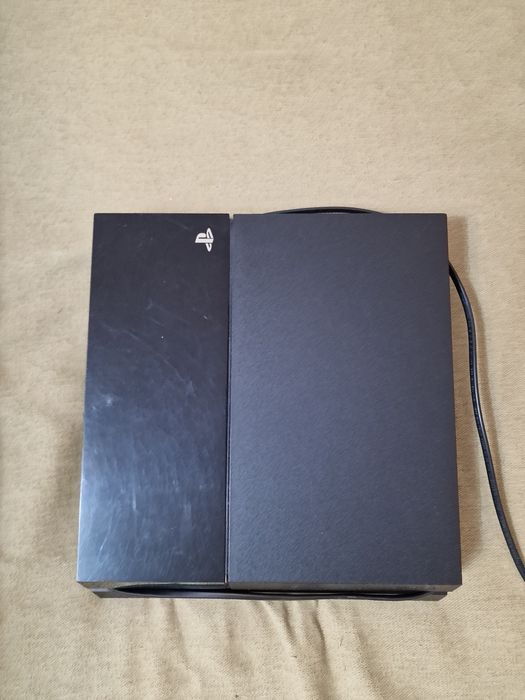 Продам Playstation 4