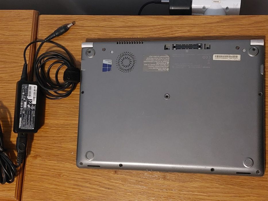 Laptop Toshiba i7 6500u 2,5Ghz/3,1Ghz, 16GB, 256GB, Win11, Office 24