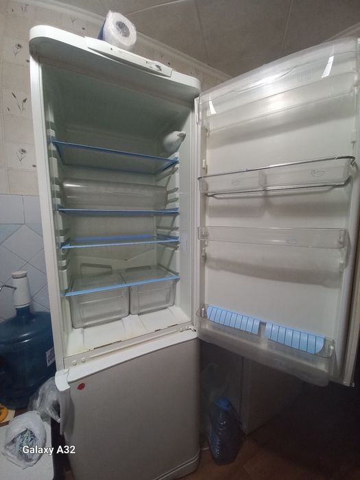 Продам холодильник Indesit C138G. 185/60/66,5