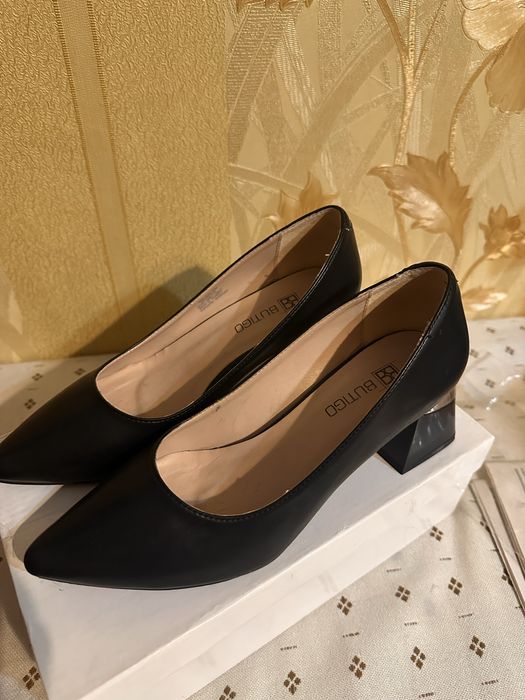 Туфли черные 35 размер.