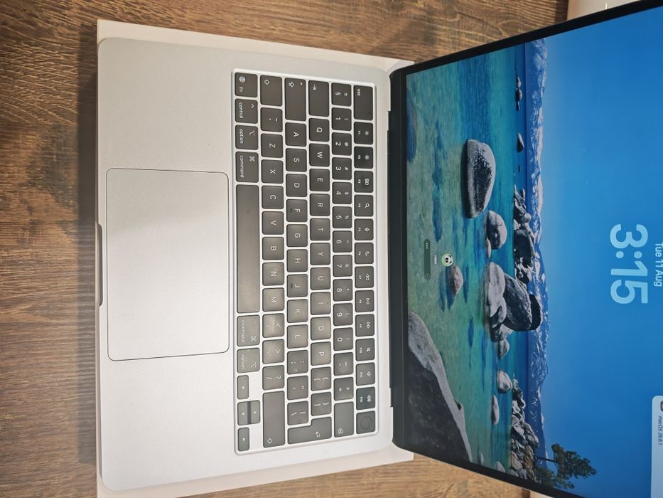 Macbook Air 13" M4 16 GB RAM 256 GB SSD Гаранция