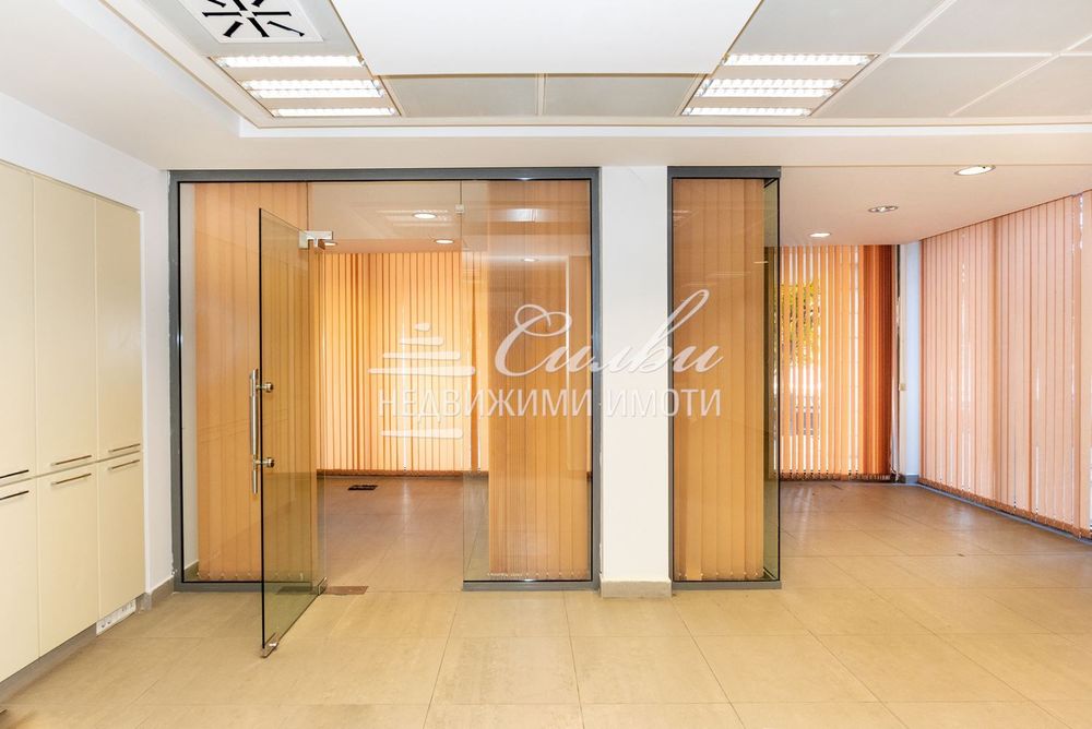 Продава се МАГАЗИН в централната част на града