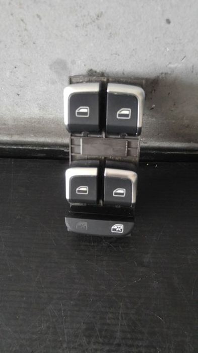 Ansamblu butoane electrice stanga fata q3 8u0959851