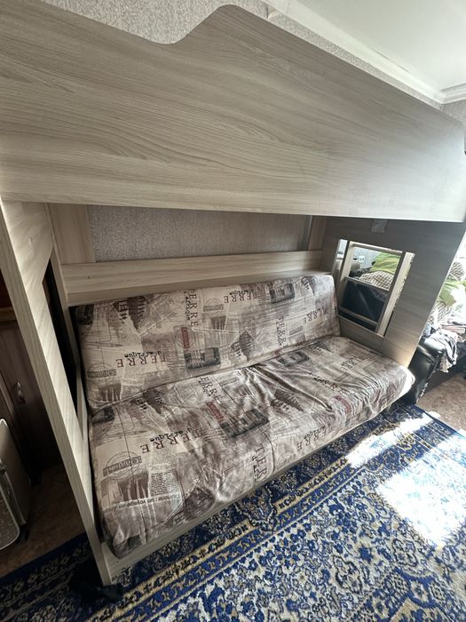 Двухярусная кровать