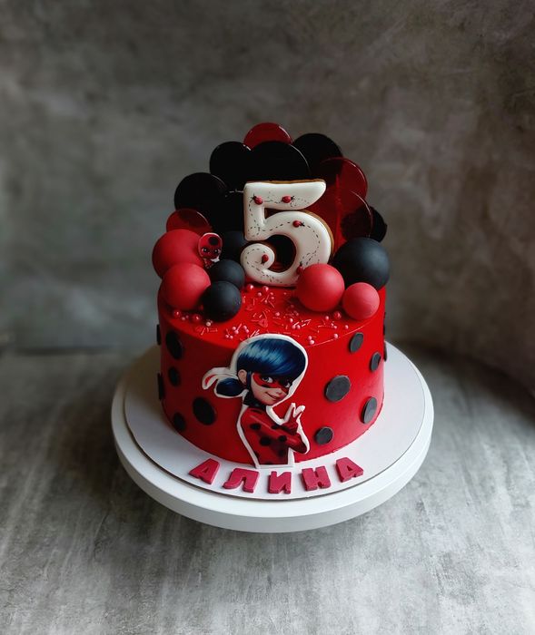 Торты на заказ,торты с короной, в стиле ламбет,короны отдельно и т.д