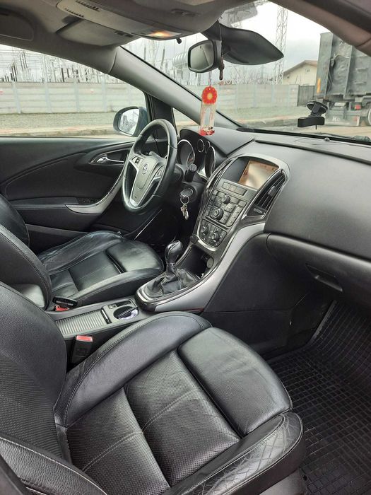 OPEL ASTRA J - 1.7 cdti 2010