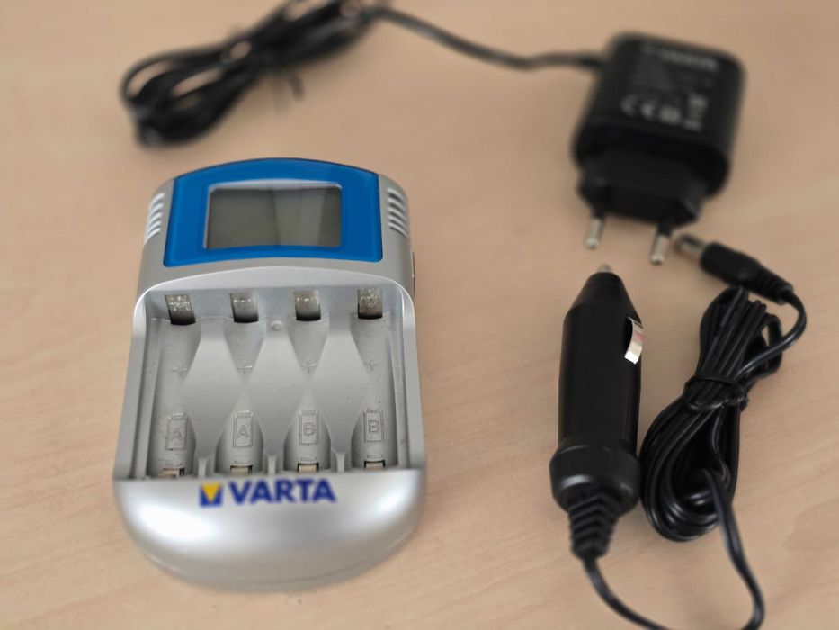 Зарядное устройство varta aa aaa