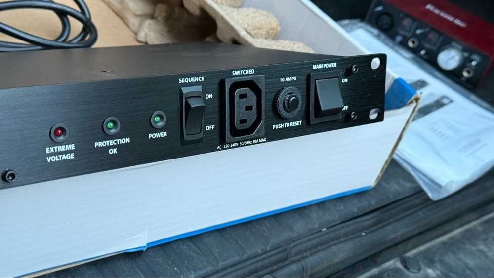 Токов стабилизатор Furman PS-8RE III Power Conditioner - Нов