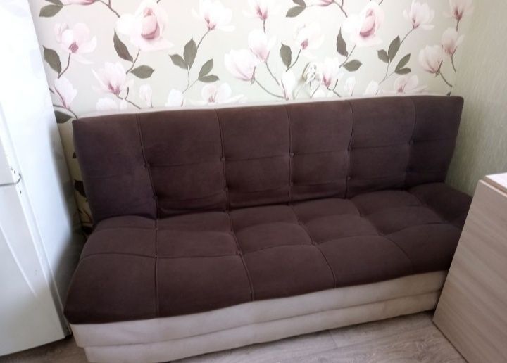 Продам диван недорого