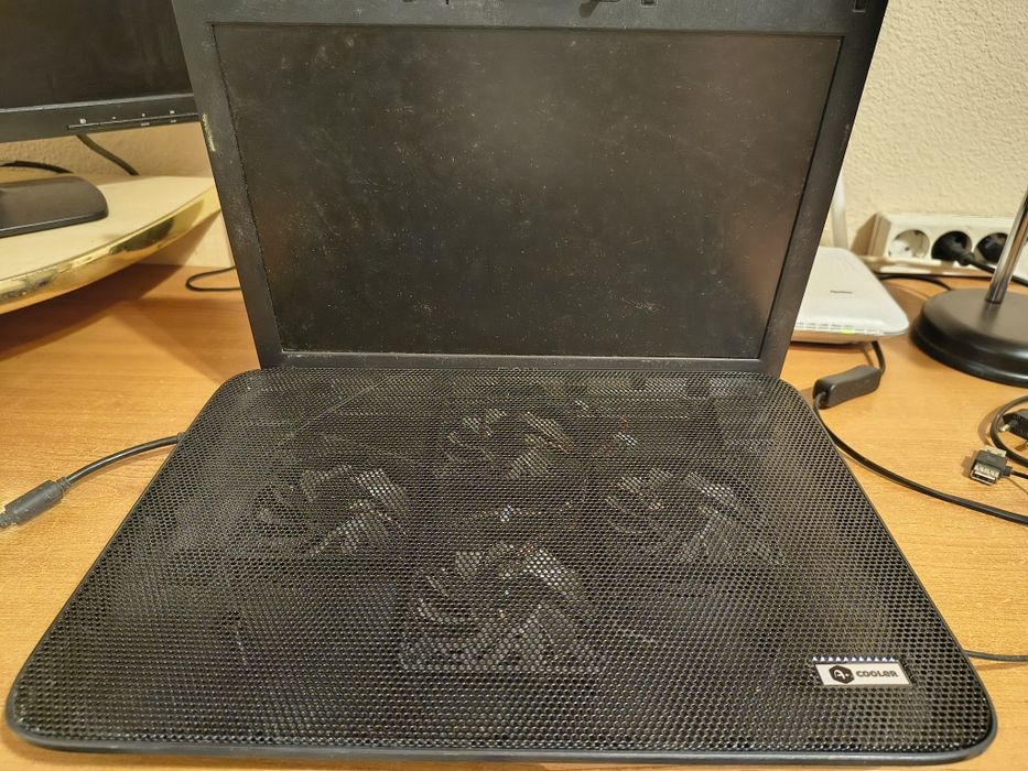 Cooler laptop cu 4 ventilatoare