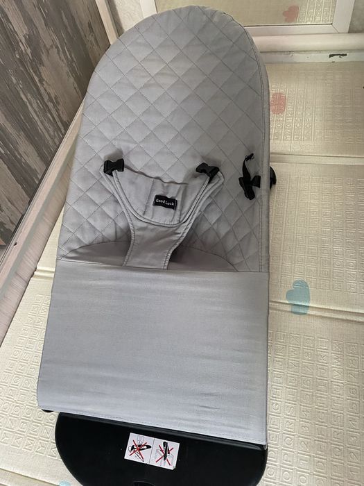 Шезлонг детский ( в отличном состоянии)