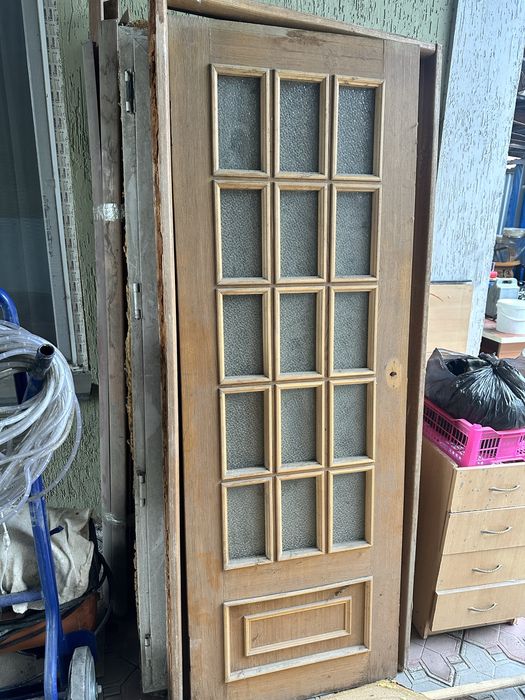 Продам двери 4000тг