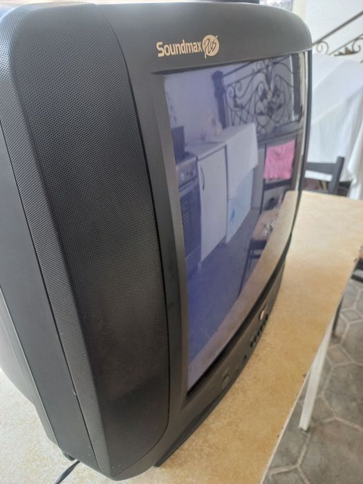 LG телевизор  Soundmax plus