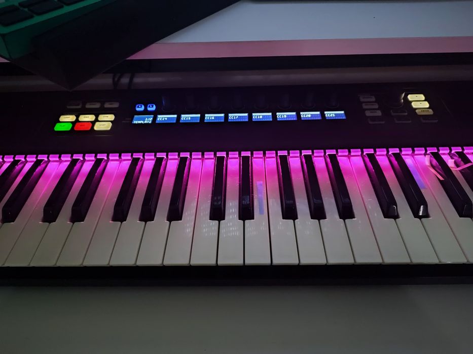 Клавиатура MIDI Native Instruments Komplete Kontrol S61