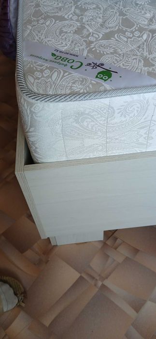 Двухспальная кровать