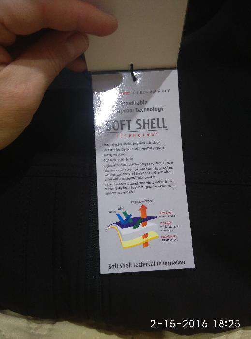 Jacheta copii softshell noua cu eticheta 11-14ani culoare neagra