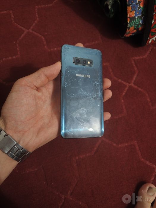 Samsung s10 e holati past