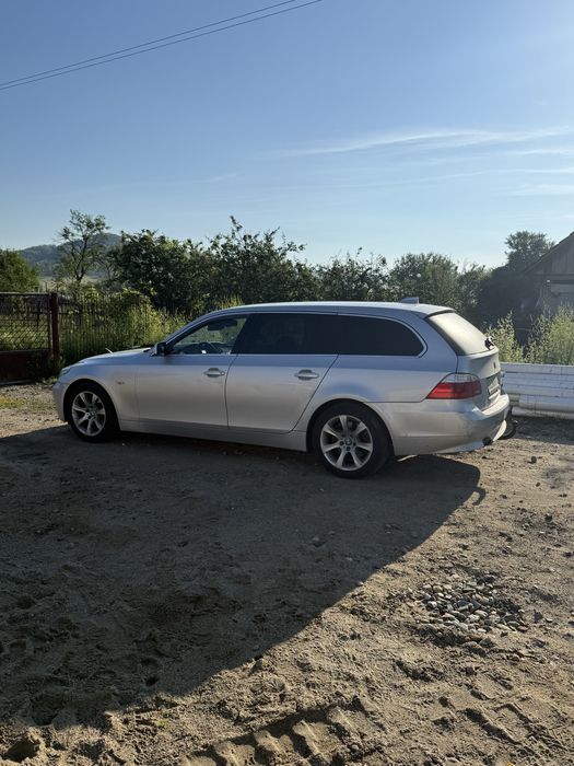 Salut vand sau schimb bmw e 61 !