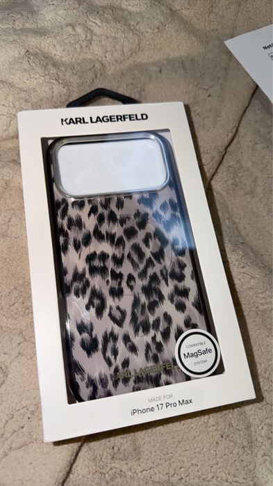 Vând husă pentru IP 17PRO MAX