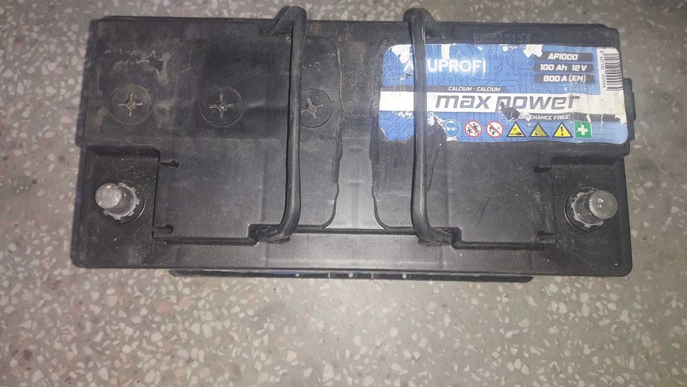 Acumulator auto masina