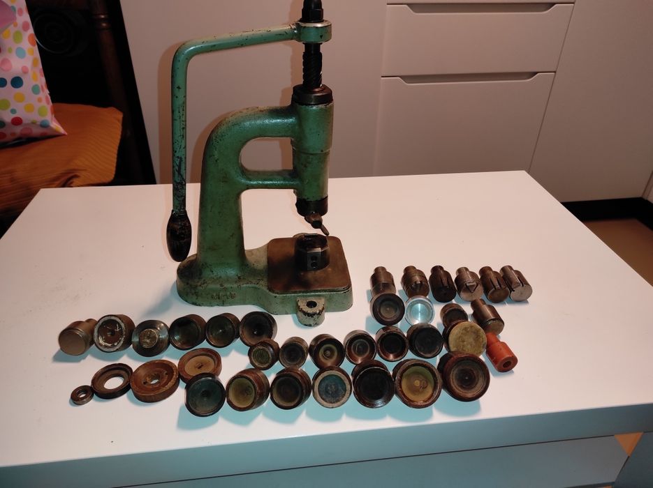 Немска ретро текстилна преса – над 10 кг, с много приставки