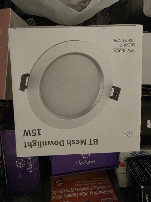 Spoturi elegante pe leduri  unele cu control din smartfon