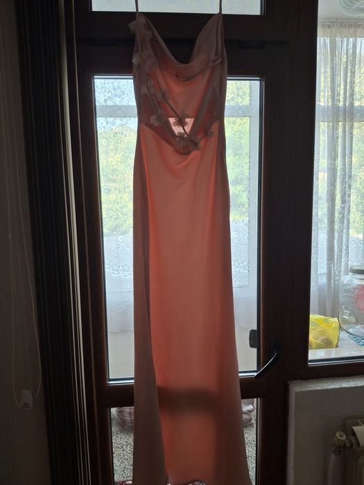 Дълга бледо- розова рокля